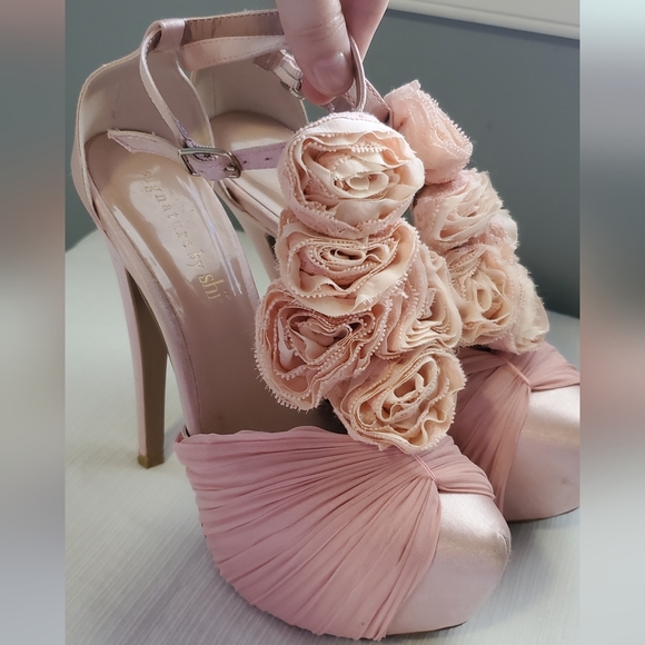 Shi Size 7 Pink Flower 6" Platform Heels - Picture 3 of 7
